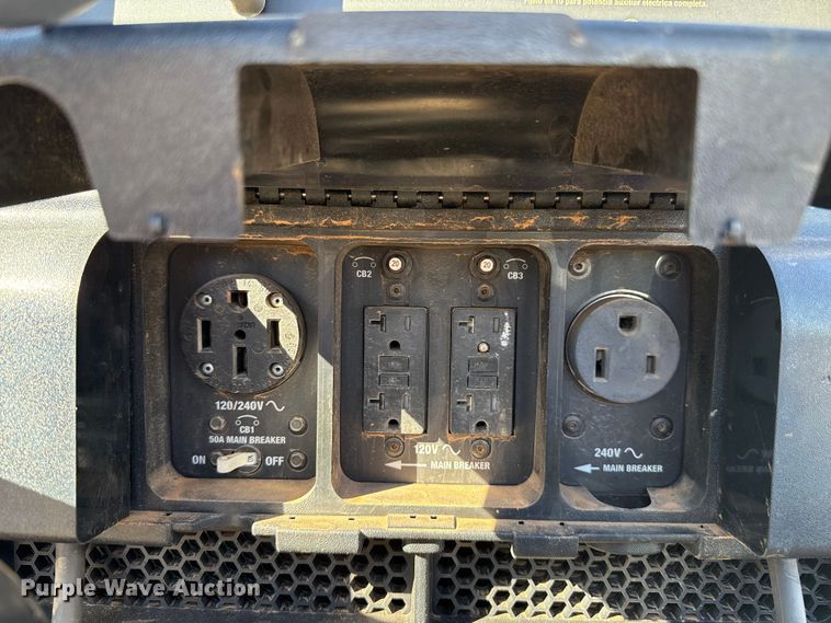 image for item EU5400 2014 RAM 3500 Crew Cab flatbed pickup truck