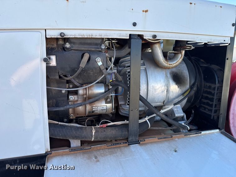 image for item EU5400 2014 RAM 3500 Crew Cab flatbed pickup truck