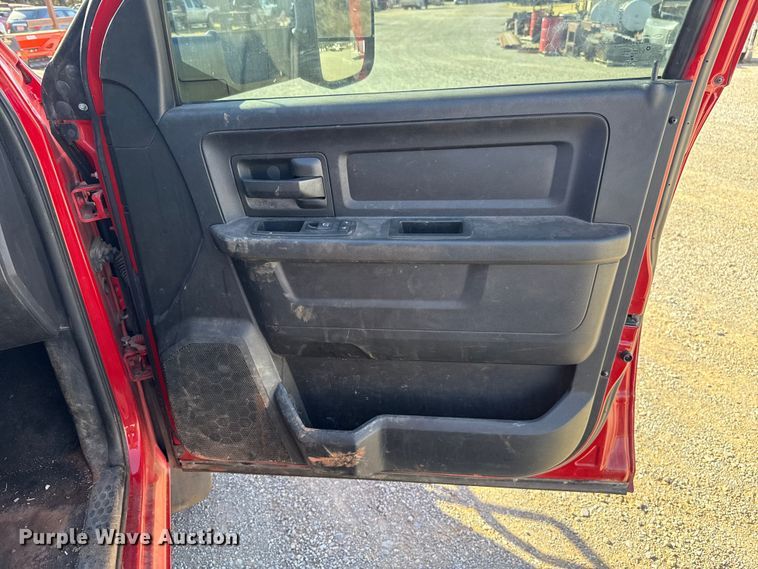 image for item EU5400 2014 RAM 3500 Crew Cab flatbed pickup truck