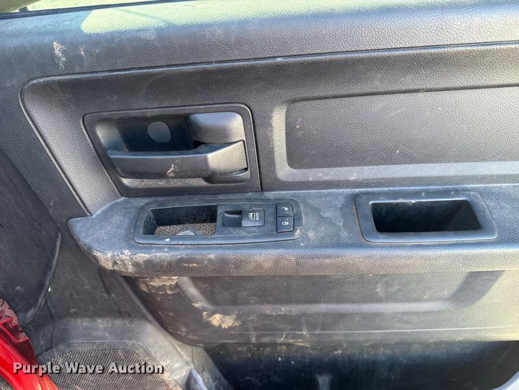 image for item EU5400 2014 RAM 3500 Crew Cab flatbed pickup truck