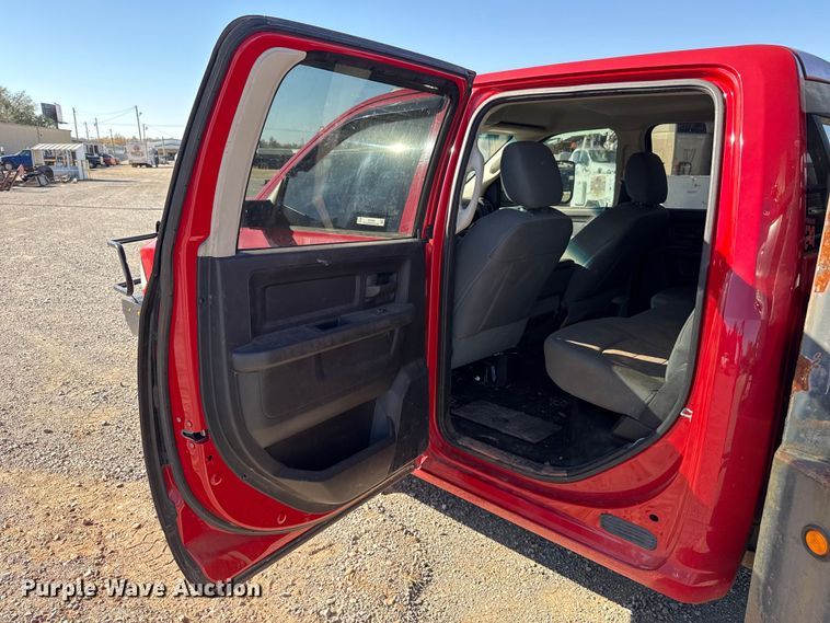 image for item EU5400 2014 RAM 3500 Crew Cab flatbed pickup truck