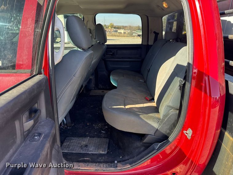 image for item EU5400 2014 RAM 3500 Crew Cab flatbed pickup truck