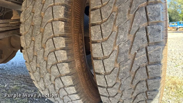 image for item EU5400 2014 RAM 3500 Crew Cab flatbed pickup truck