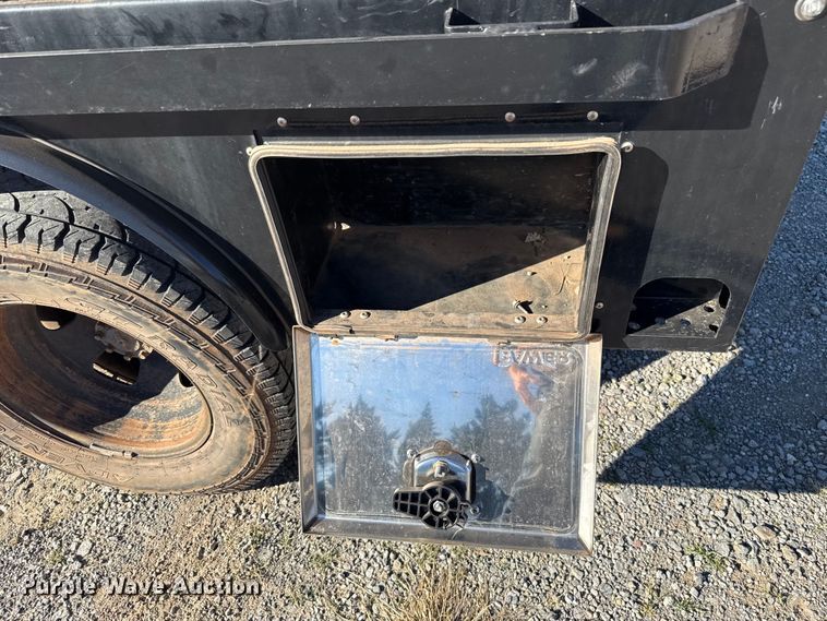 image for item EU5401 2014 RAM 3500 Crew Cab flatbed pickup truck