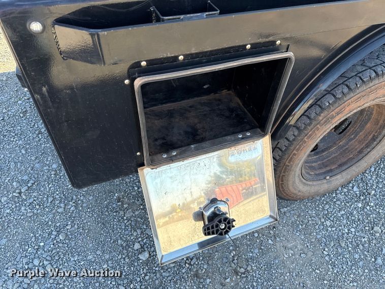 image for item EU5401 2014 RAM 3500 Crew Cab flatbed pickup truck