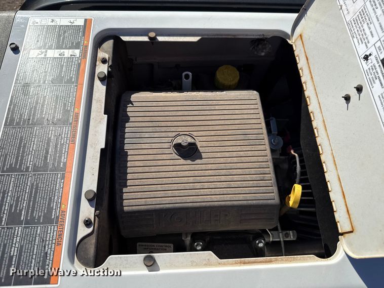 image for item EU5401 2014 RAM 3500 Crew Cab flatbed pickup truck