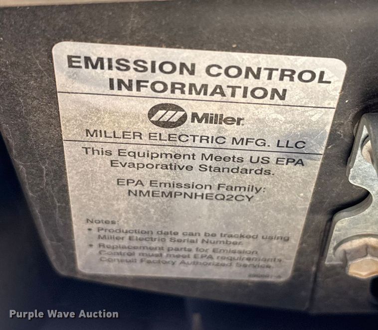 image for item EU5401 2014 RAM 3500 Crew Cab flatbed pickup truck