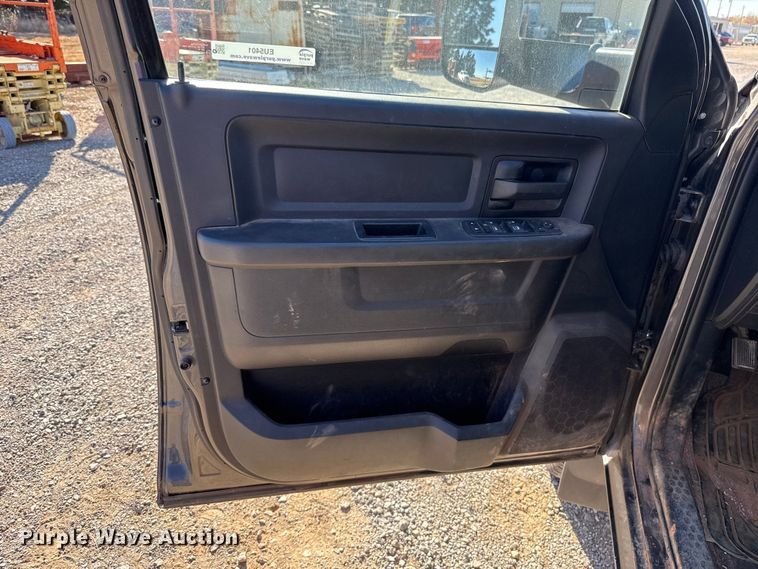 image for item EU5401 2014 RAM 3500 Crew Cab flatbed pickup truck