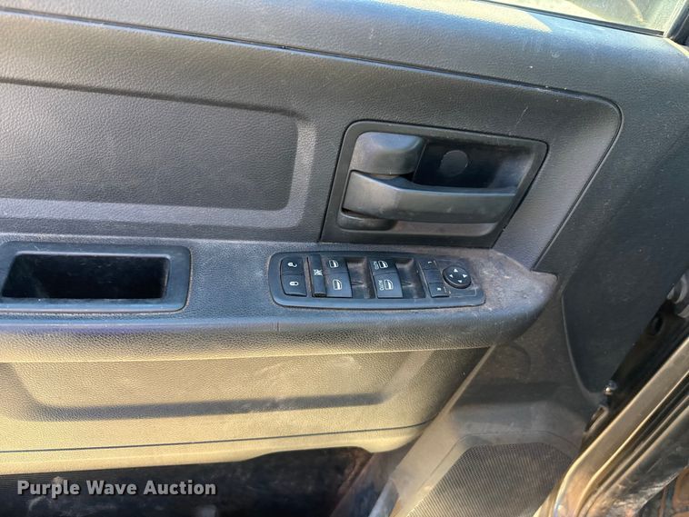 image for item EU5401 2014 RAM 3500 Crew Cab flatbed pickup truck