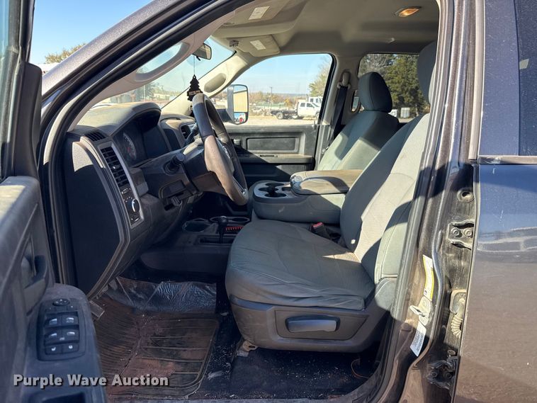 image for item EU5401 2014 RAM 3500 Crew Cab flatbed pickup truck