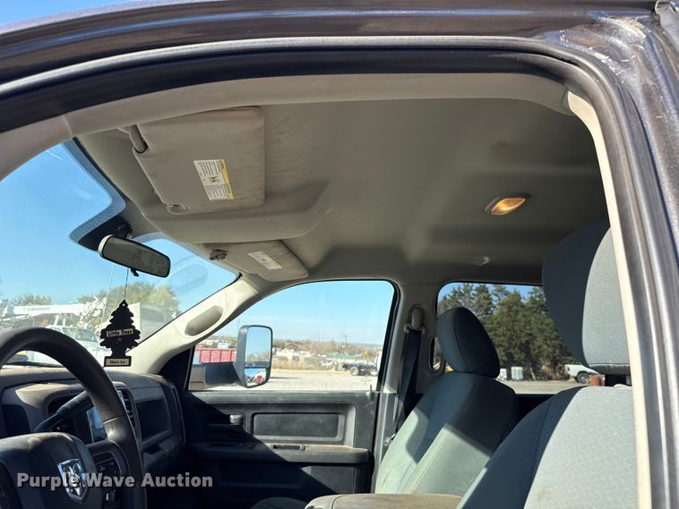 image for item EU5401 2014 RAM 3500 Crew Cab flatbed pickup truck