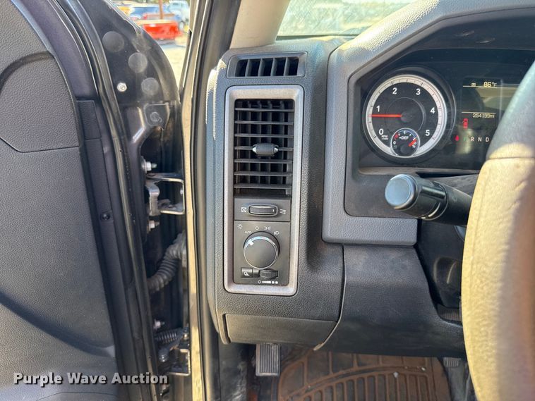 image for item EU5401 2014 RAM 3500 Crew Cab flatbed pickup truck