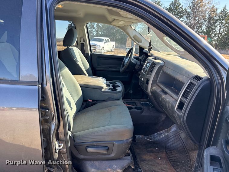 image for item EU5401 2014 RAM 3500 Crew Cab flatbed pickup truck