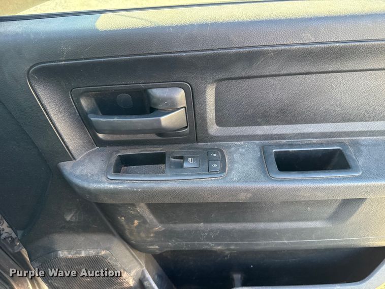 image for item EU5401 2014 RAM 3500 Crew Cab flatbed pickup truck