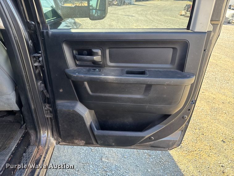 image for item EU5401 2014 RAM 3500 Crew Cab flatbed pickup truck