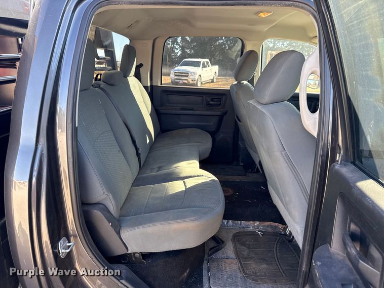 image for item EU5401 2014 RAM 3500 Crew Cab flatbed pickup truck