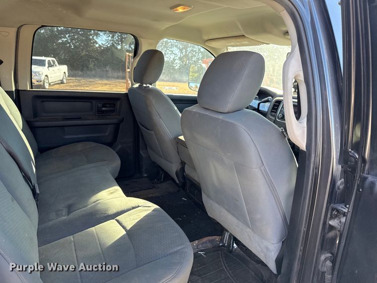 image for item EU5401 2014 RAM 3500 Crew Cab flatbed pickup truck