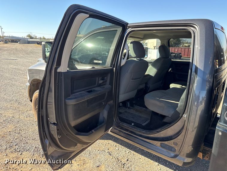 image for item EU5401 2014 RAM 3500 Crew Cab flatbed pickup truck