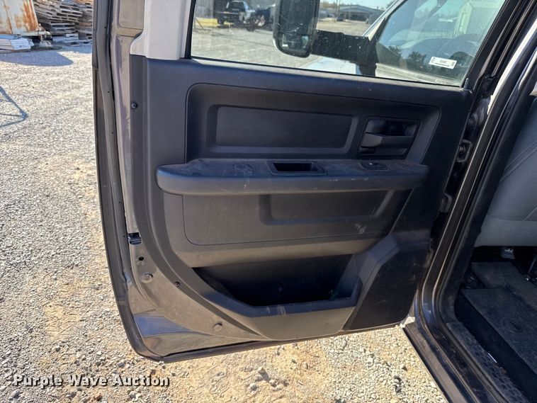 image for item EU5401 2014 RAM 3500 Crew Cab flatbed pickup truck