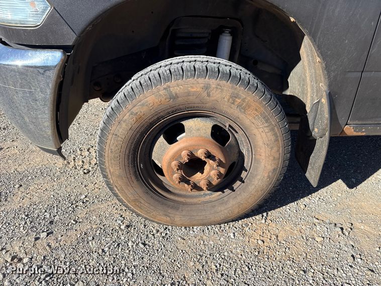 image for item EU5401 2014 RAM 3500 Crew Cab flatbed pickup truck