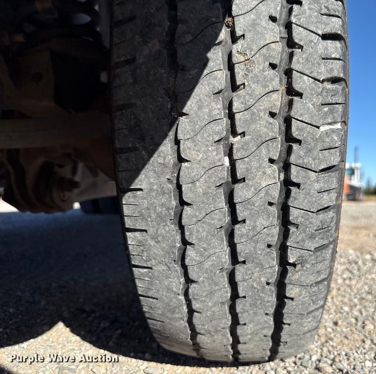 image for item EU5401 2014 RAM 3500 Crew Cab flatbed pickup truck