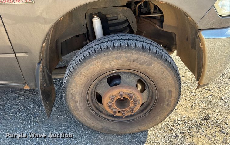 image for item EU5401 2014 RAM 3500 Crew Cab flatbed pickup truck