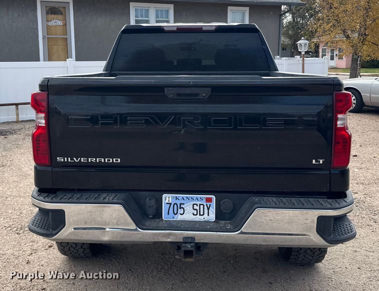 image for item EU6327 2020 Chevrolet Silverado 1500 LT Crew Cab pickup truck