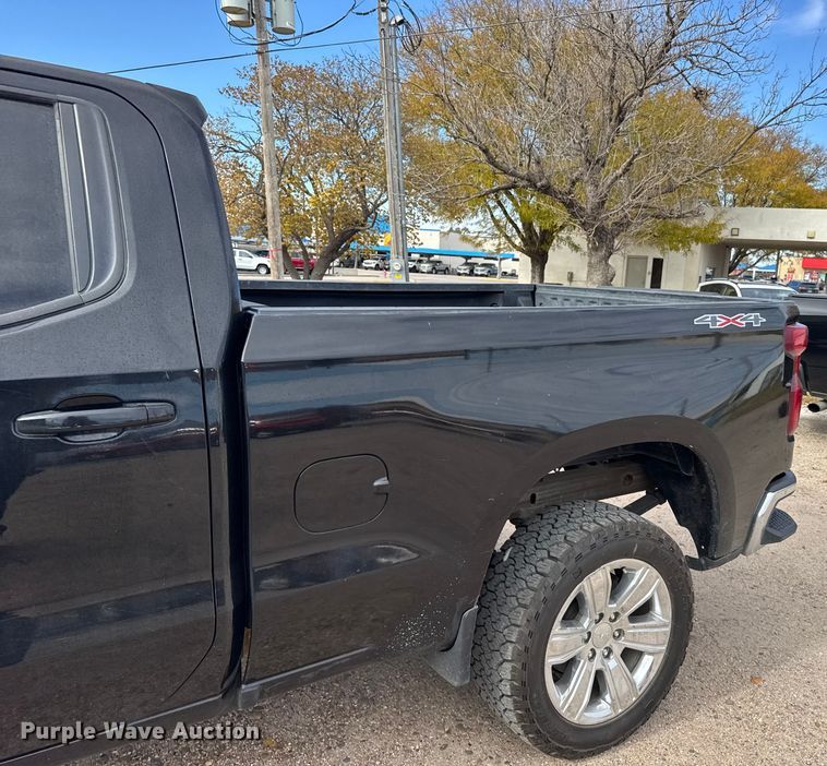 image for item EU6327 2020 Chevrolet Silverado 1500 LT Crew Cab pickup truck