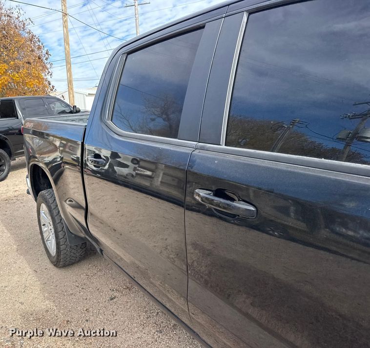 image for item EU6327 2020 Chevrolet Silverado 1500 LT Crew Cab pickup truck