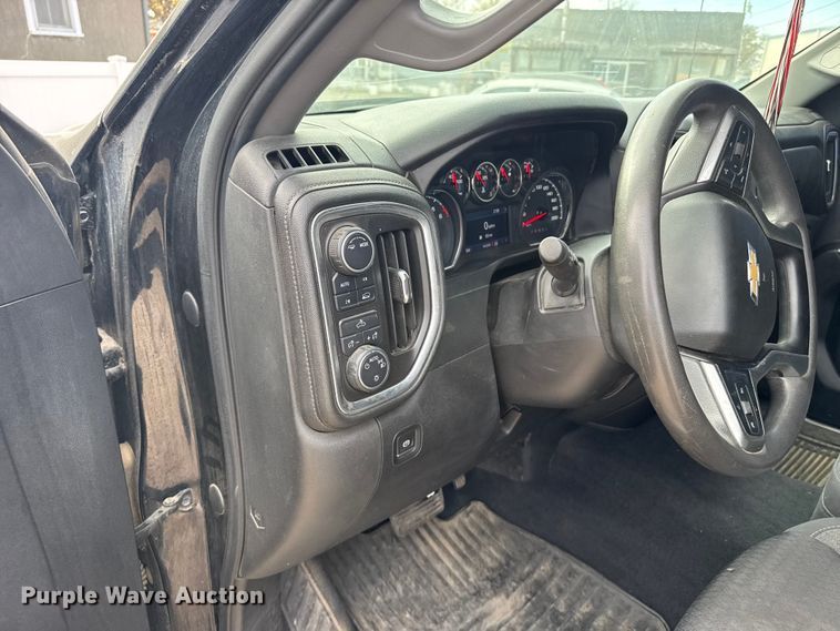 image for item EU6327 2020 Chevrolet Silverado 1500 LT Crew Cab pickup truck