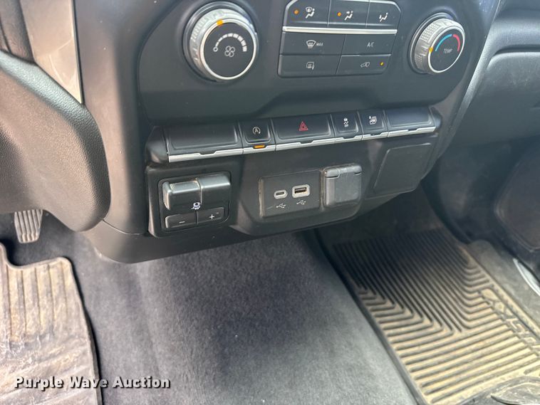 image for item EU6327 2020 Chevrolet Silverado 1500 LT Crew Cab pickup truck