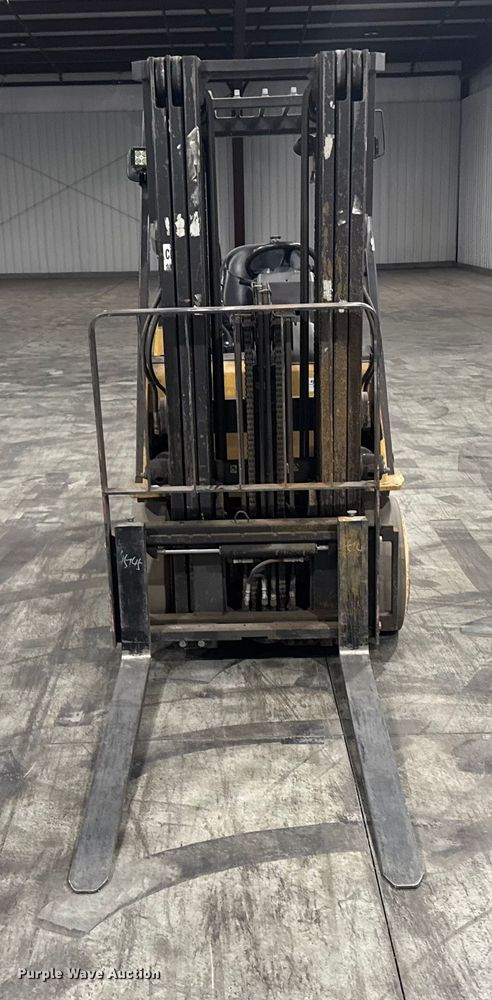 MONTACARGAS CATERPILLAR C5000