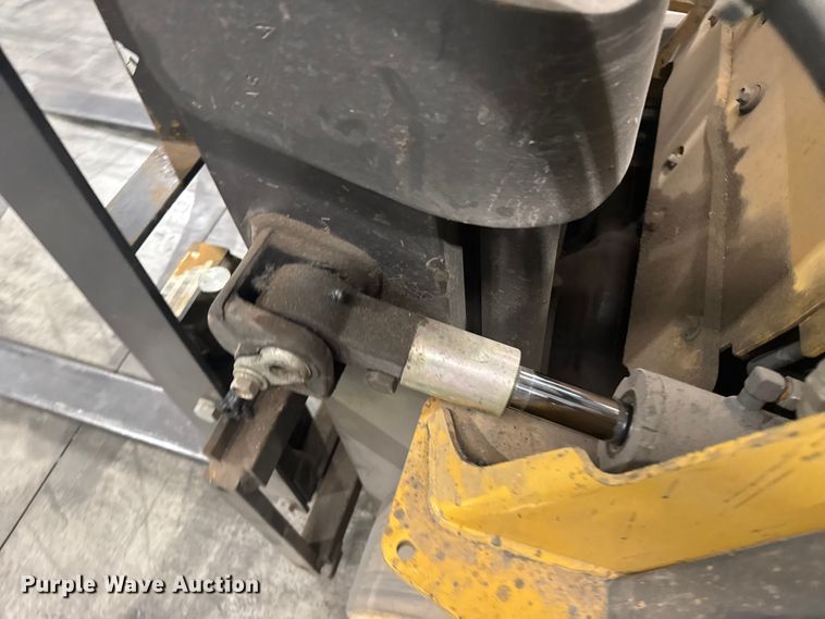 image for item EU6340 Caterpillar C5000 forklift