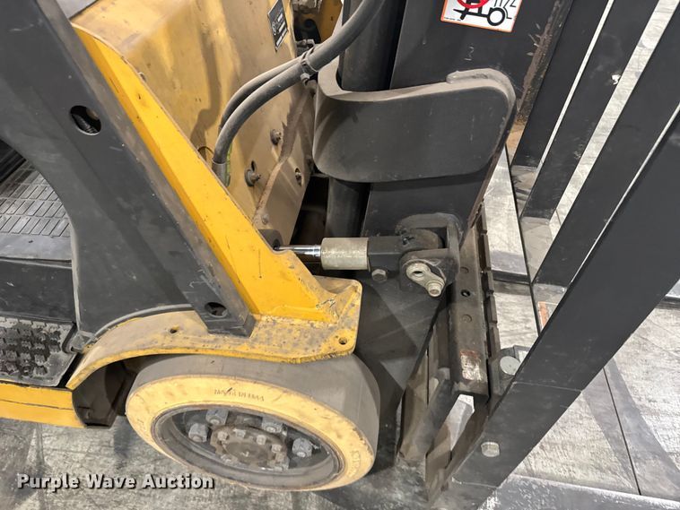 image for item EU6340 Caterpillar C5000 forklift