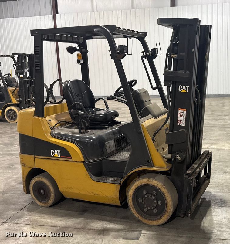 MONTACARGAS CATERPILLAR C5000