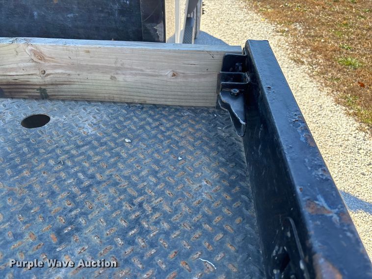 image for item EV3263 2014 RAM 5500 flatbed truck