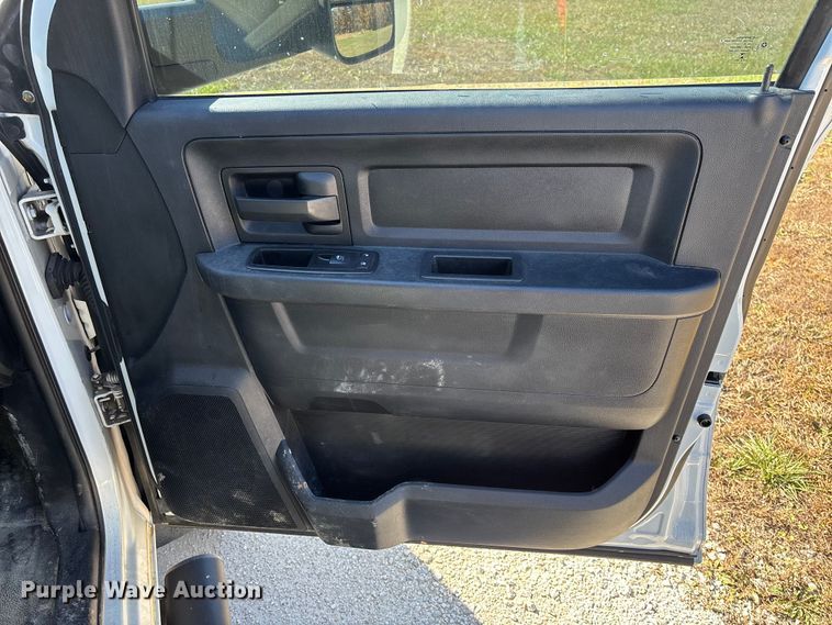 image for item EV3263 2014 RAM 5500 flatbed truck