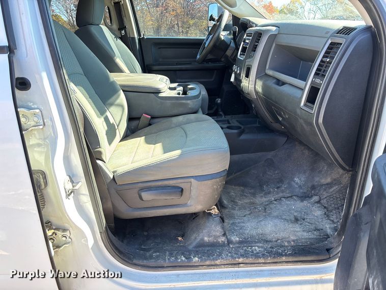 image for item EV3263 2014 RAM 5500 flatbed truck