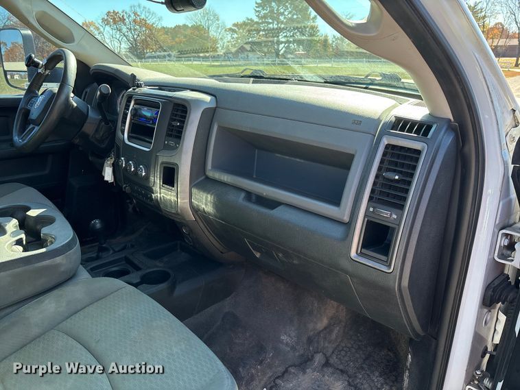 image for item EV3263 2014 RAM 5500 flatbed truck