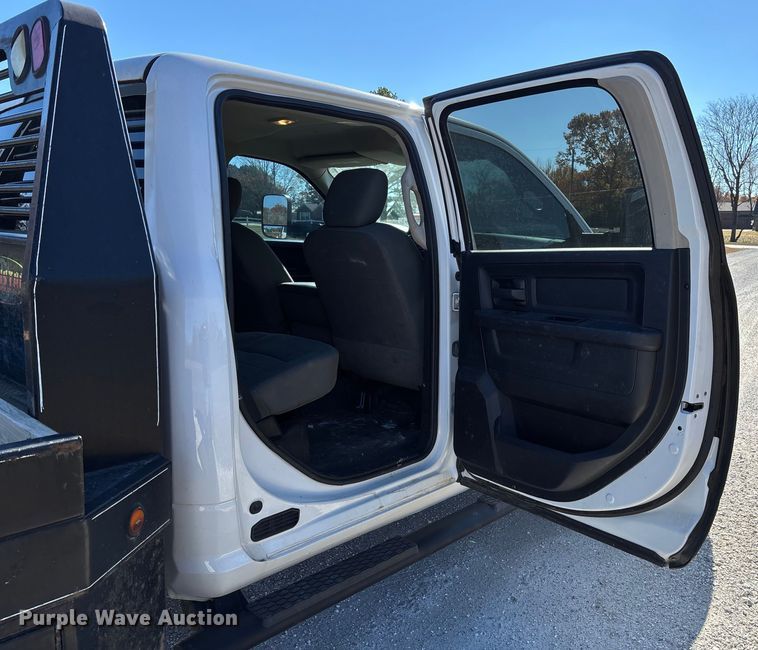 image for item EV3263 2014 RAM 5500 flatbed truck