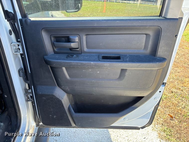 image for item EV3263 2014 RAM 5500 flatbed truck