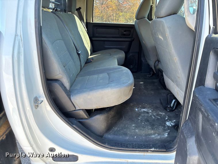 image for item EV3263 2014 RAM 5500 flatbed truck