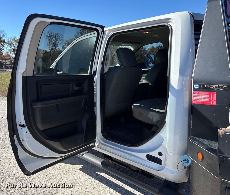 image for item EV3263 2014 RAM 5500 flatbed truck