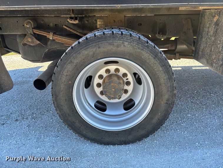 image for item EV3263 2014 RAM 5500 flatbed truck