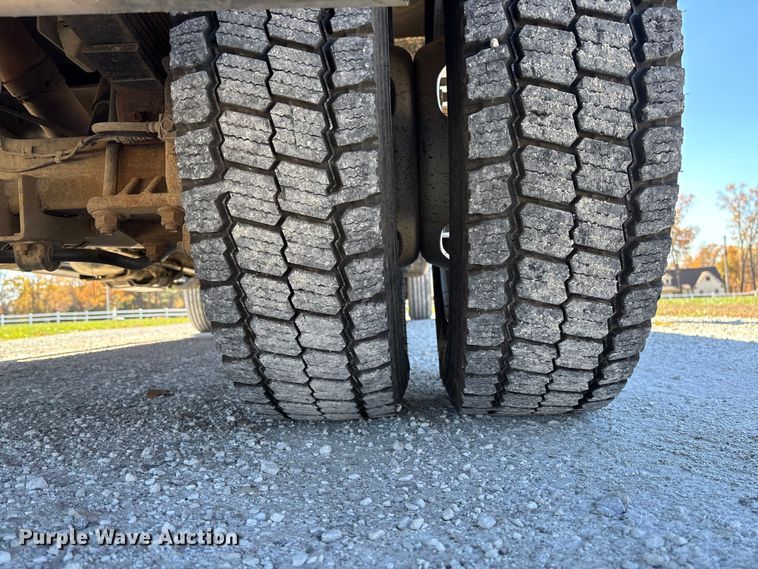 image for item EV3263 2014 RAM 5500 flatbed truck