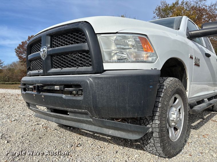 image for item EV3270 2017 RAM 3500 Crew Cab pickup truck