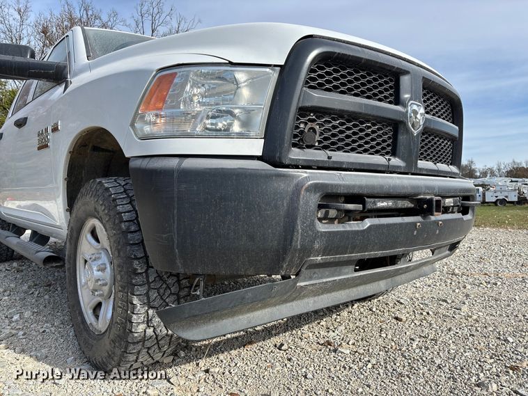 image for item EV3270 2017 RAM 3500 Crew Cab pickup truck