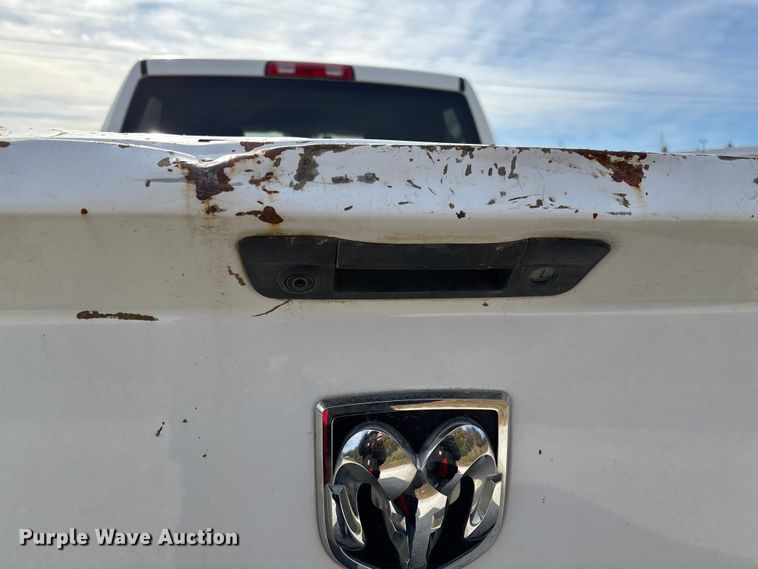 image for item EV3270 2017 RAM 3500 Crew Cab pickup truck