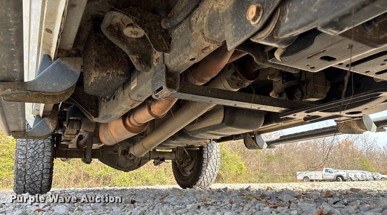 image for item EV3270 2017 RAM 3500 Crew Cab pickup truck