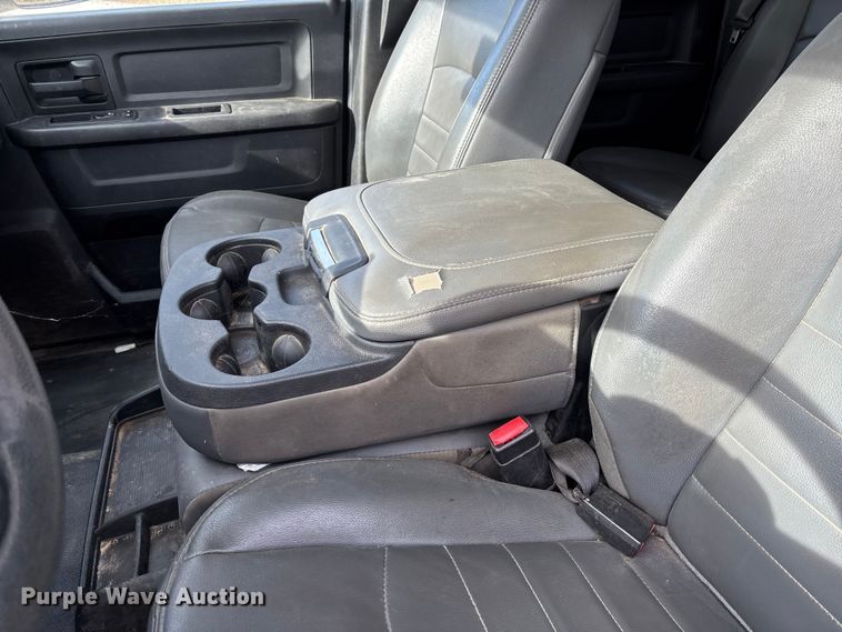 image for item EV3270 2017 RAM 3500 Crew Cab pickup truck